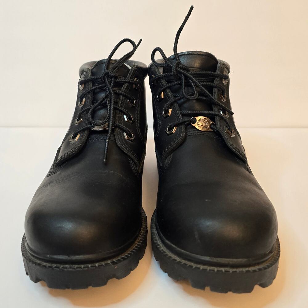 Timberland Nellie Chukka Boot Size 7.5 Black Leather Short Ankle Bootie Lug Sole - Picture 2 of 12